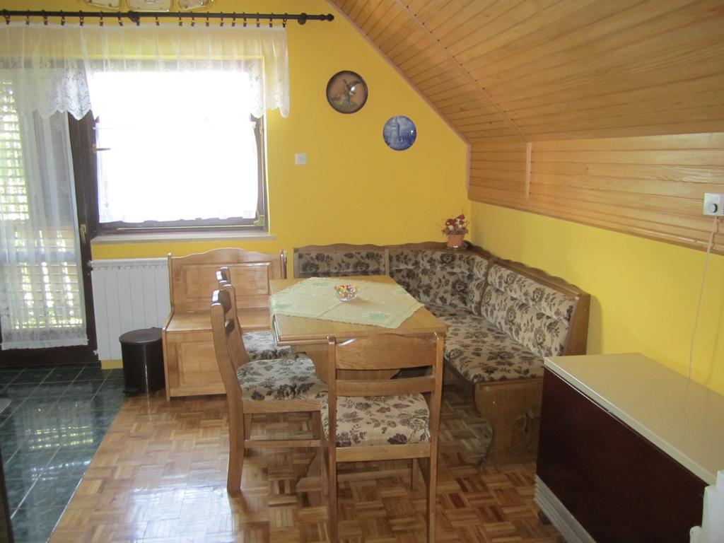 Guest House Sveti Marko Gacka Otočac Pokoj fotografie